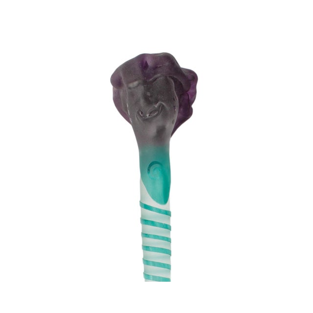 An art glass scepter sculpture by the American artist Stephen Fellerman (20th Century). The piece is topped with a head...