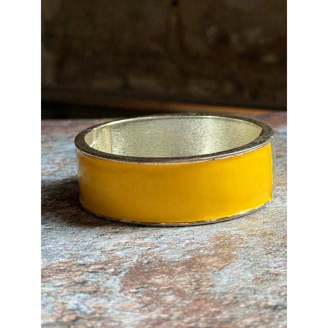 Hermès Vintage Lemon Yellow Enameled Metal Hinged Bangle Bracelet For Sale - Image 4 of 10