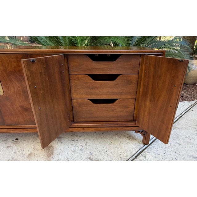 Vintage Chinoiserie Burled Walnut Sideboard Drexel Heritage Dynasty For Sale In Savannah - Image 6 of 12