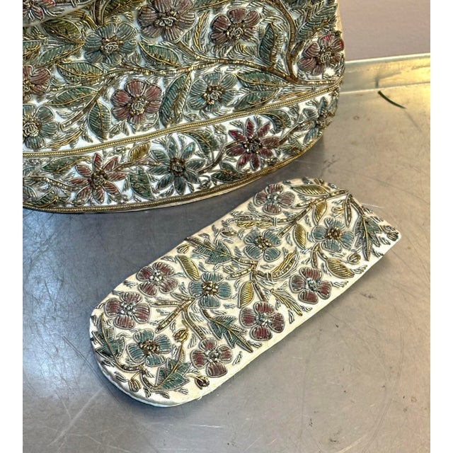 Ivory Cream Silk Beaded 1920s-30s Evening Purse W/ Matching Glasses Case For Sale - Image 8 of 8