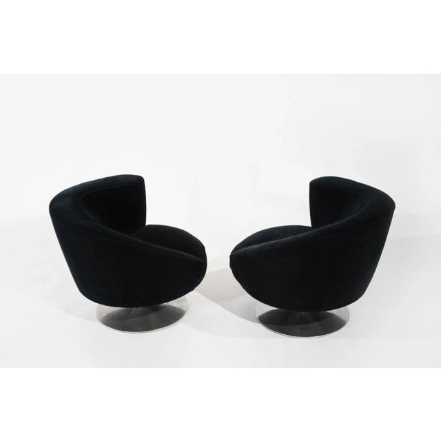 Set of Corkscrew Swivel Lounge Chairs by Vladimir Kagan in Mohair. C. 1970s For Sale - Image 4 of 11