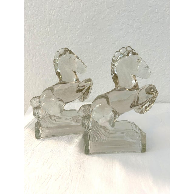 Stylish pair of vintage L.E. Smith clear glass figural rearing stallion bookends. Great condition.