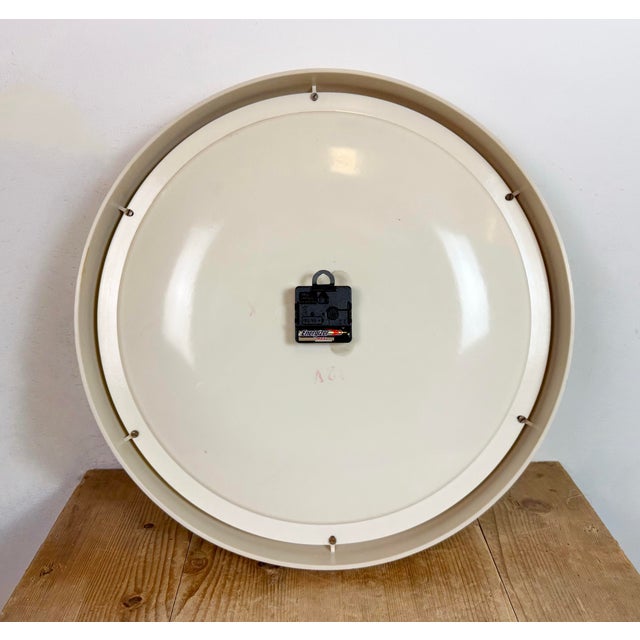 Large Industrial Bakelite Factory Wall Clock from Pragotron, 1960s For Sale - Image 17 of 18