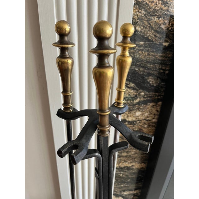 Vintage Wrought Iron, Wire and Brass Fireplace Set—5 Piece Set For Sale In New York - Image 6 of 8