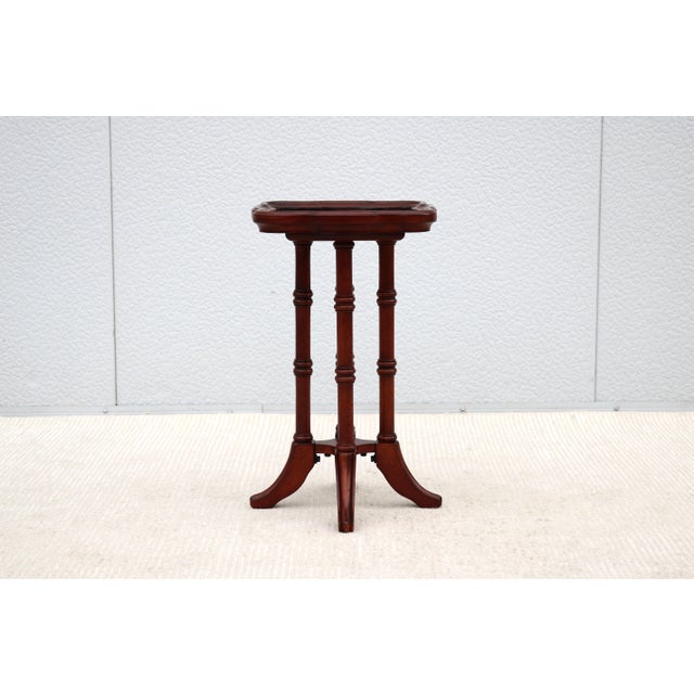 Vintage Traditional Colonial Revival Small Accent Table in Cherry and Rubberwood For Sale - Image 4 of 15