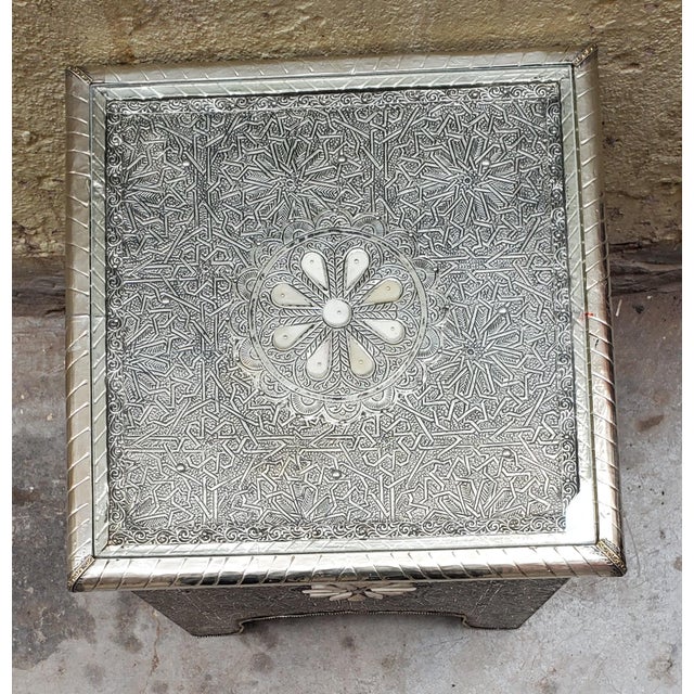 2020s Handcrafted Moroccan Metal Accent Table For Sale - Image 5 of 6