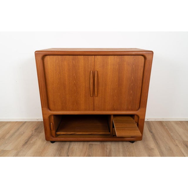 Rolling TV Cabinet from Dyrlund, 1970s For Sale - Image 9 of 15