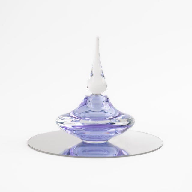 Art Deco Vintage Light Purple Glass Perfume Bottle With Clear Stopper For Sale - Image 3 of 12