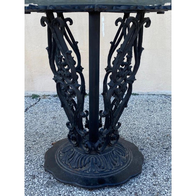 Mid 20th Century Vintage Hollywood Regency Curule Chair Wrought Iron Round Dining Set - 5 Pc Set For Sale - Image 5 of 12