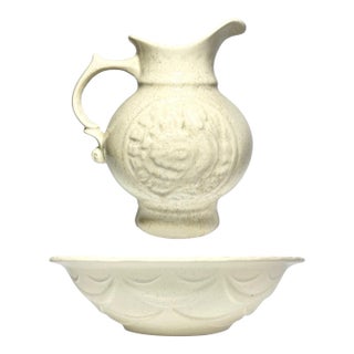 Vintage Farmhouse Ceramic Speckled Cream Beige Wash Basin Bowl & Pitcher For Sale