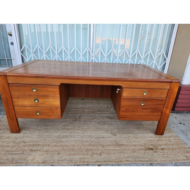 Beautiful Vintage Solid Teak Desk With five Drawers open smoothly
