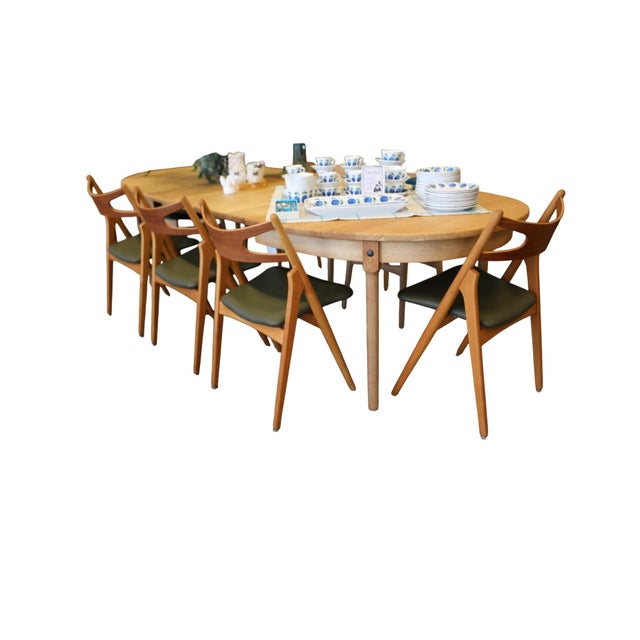 Ch29p, also known as the sawbuck chair, is an iconic danish dining chair designed by hans j. Wegner for carl hansen & søn....