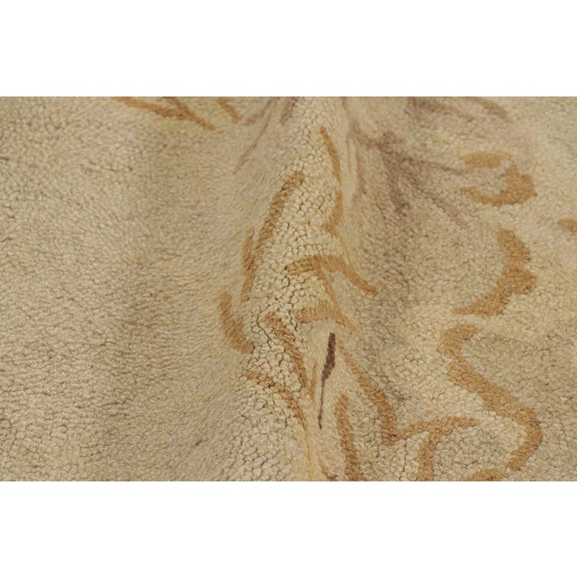 Textile Vintage Hooked Rug in Cream With Floral Medallion | Rug & Kilim For Sale - Image 7 of 8