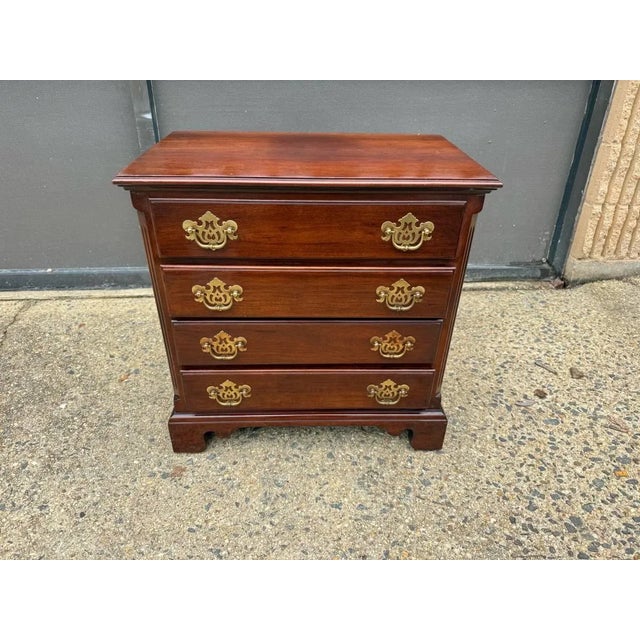 Brown Statton Trutype Chippendale Cherry Four Drawer Bachelor’s Chest Nightstand For Sale - Image 8 of 15