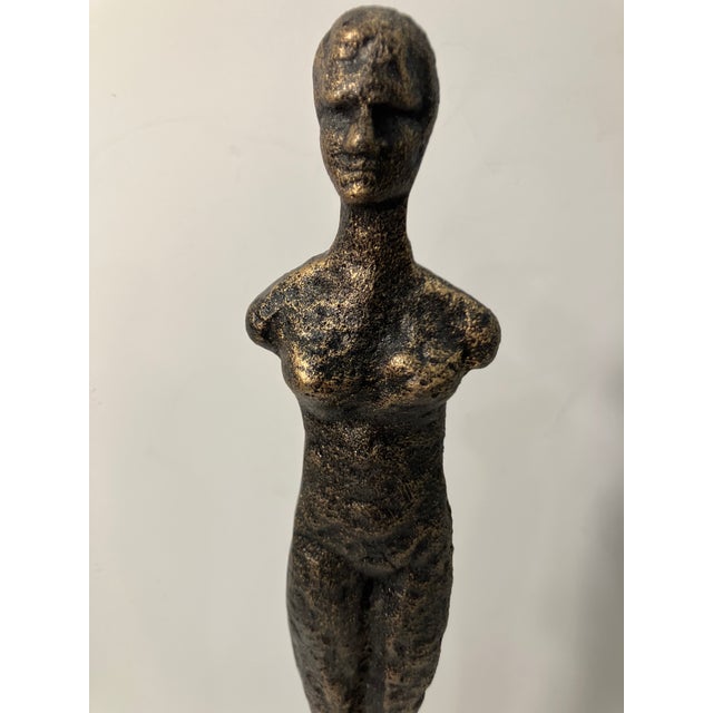 1990s Vintage Pair of Iron Giacometti Inspired Figures on Marble For Sale - Image 5 of 7