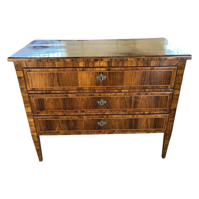 Italian Neoclassical Walnut Commode, 18th Century For Sale - Image 3 of 16