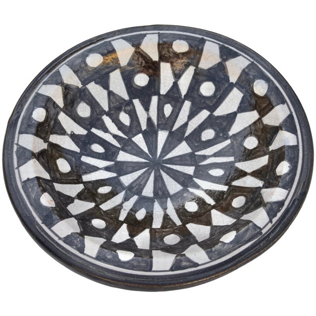 Late 19th Century Handmade Moroccan Ceramic Wall Plate With Judaical Motif For Sale - Image 4 of 7