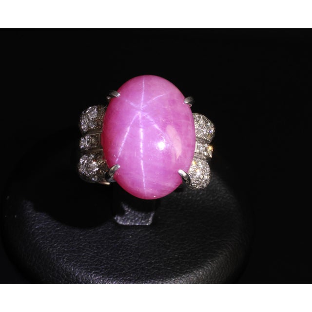 Late 20th Century Rare 21.42ct Natural Pink Star Sapphire & 0.32ct Diamond Platinum Ring, Size 8.5 For Sale - Image 4 of 18