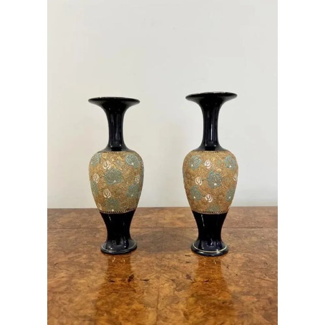Late 19th Century Victorian Vases from Doulton, 1880s, Set of 2 For Sale - Image 5 of 6