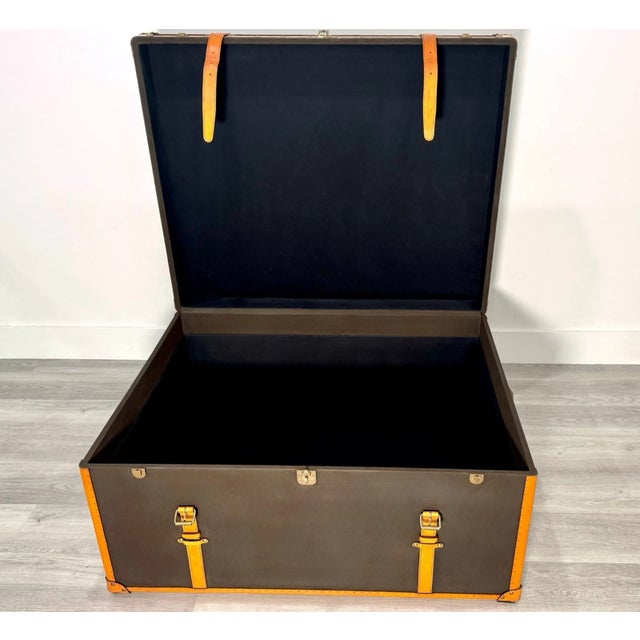 American Late 20th Century Ralph Lauren Home Oxford Espresso Canvas & Saddle Leather Luggage Trunk Coffee Table For Sale - Image 3 of 10