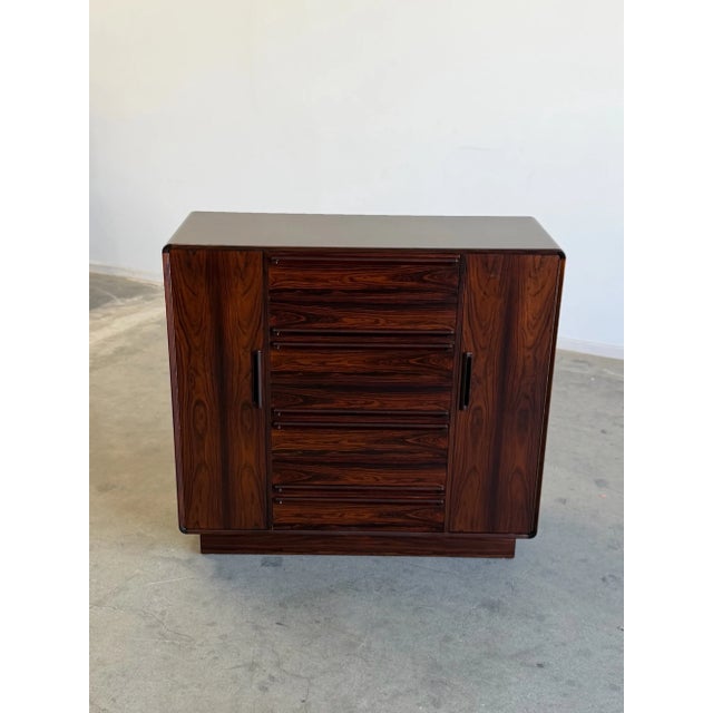 Mid-Century Modern Rosewood Mid-Century Modern Cabinet For Sale - Image 3 of 18