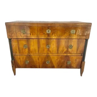 Biedermeier Walnut Chest of Drawers, German Circa 1830 For Sale
