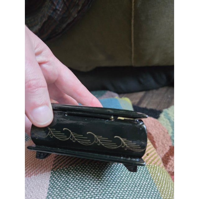 This is a vintage Russian Fedoskino lacquer box crafted from traditional papier-mâché. Unlike other Russian lacquer style...