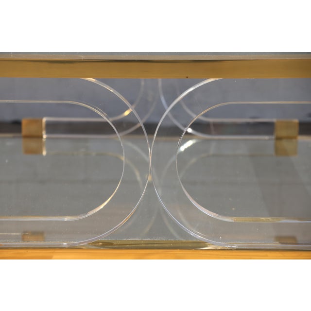 Vintage 1970s Hollywood Regency Brass Lucite & Glass Two-Tier Coffee Table For Sale - Image 9 of 18