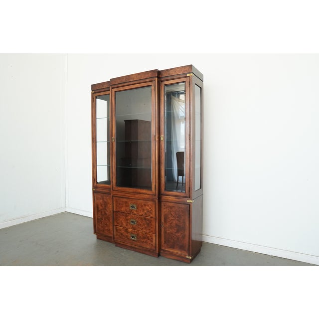 This vintage Hickory Manufacturing Company display cabinet embodies refined late 20th century craftsmanship with its rich...