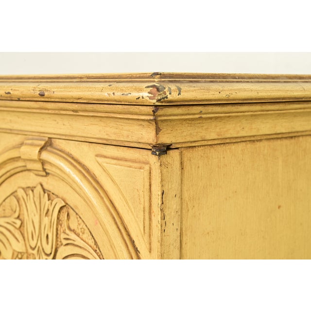Berkey & Gay Antique English Jacobean Cream Painted Lift Top Bar Cabinet, Circa 1920s For Sale - Image 10 of 16