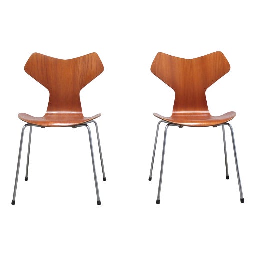 Early Grand Prix Chairs by Arne Jacobsen for Fritz Hansen, 1957, Set of 2 For Sale