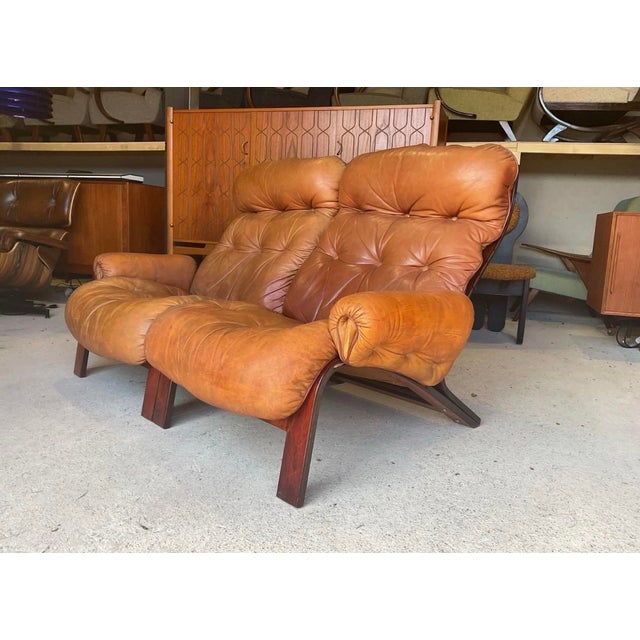Mid-Century Modern Norwegian Tan Leather Two-Seater Sofa by Oddvin Rykken for Rybo Rykken & Co For Sale - Image 5 of 17