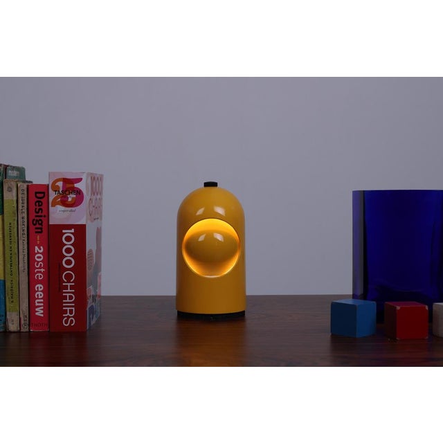 1970s Yellow Interplay Eclipse Table Lamp from Lightolier, 1960s For Sale - Image 5 of 18