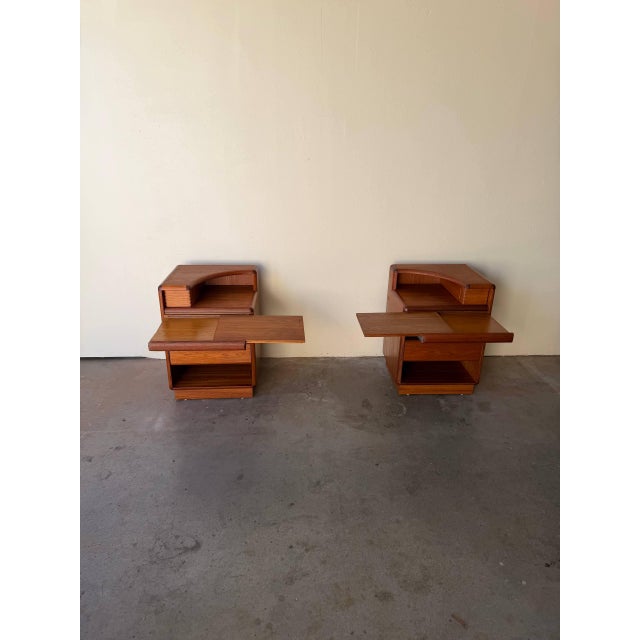 1960s Mid Century Danish Teak Nightstands by Brouer – Sculptural Bedside Tables, Set of Two For Sale In Los Angeles - Image 6 of 10