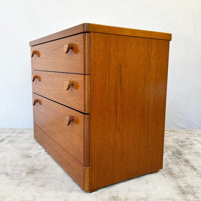 Mid-Century Modern Vintage Teak Chest of Drawers from Stag, 1970s For Sale - Image 3 of 12