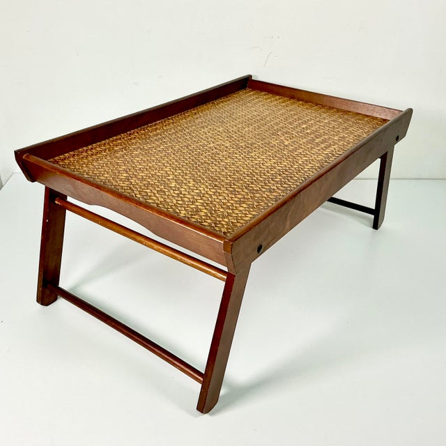 1980s 1980s Vintage Boho Chic Coastal Woven Rattan Top Wood Lap Tray For Sale - Image 5 of 15