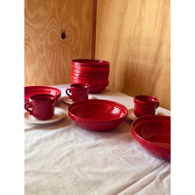 Mid-Century Modern Dutch Crimson Red Stoneware Dinner Service by Potterie De Driehoek Huizen, 1960, Set of 26 For Sale - Image 9 of 10