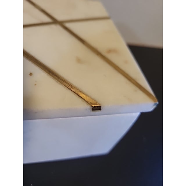 1960s Vintage White Alabaster Jewelry Box Storage Lidded Brass Insert For Sale - Image 5 of 12