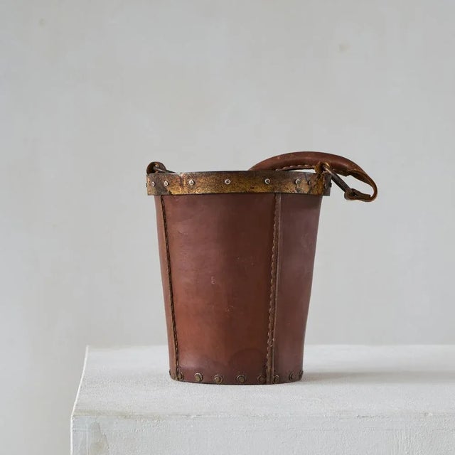 Brown Mid-Century Bucket or Basket in Leather and Metal, 1940s For Sale - Image 8 of 9