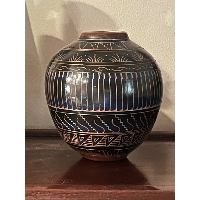 Navajo Indian Art Navajo Etta Halona Sgraffito Pottery Seed Pot - Heartline Bear - 6" Signed For Sale - Image 4 of 6