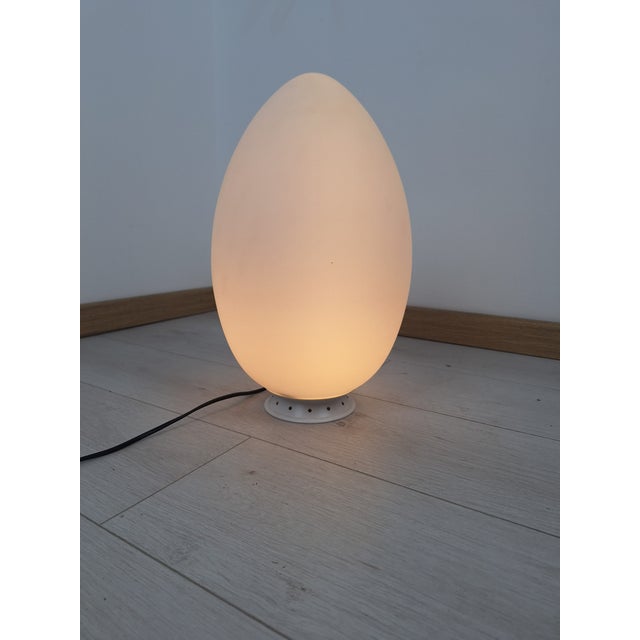 Uovo Medio 2646/1 Table Lamp in Opaline Glass by Ben Swildens for Fontana Arte For Sale - Image 5 of 7