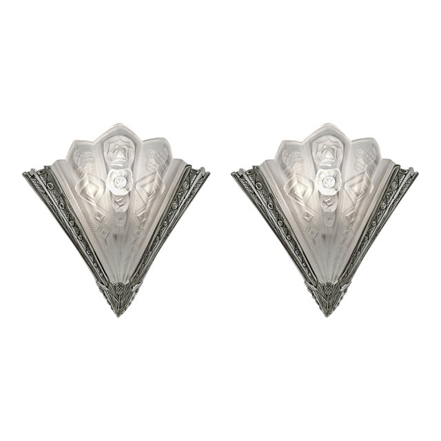 A Pair of French Art Deco Wall Sconces by Noverdy 1930 France For Sale