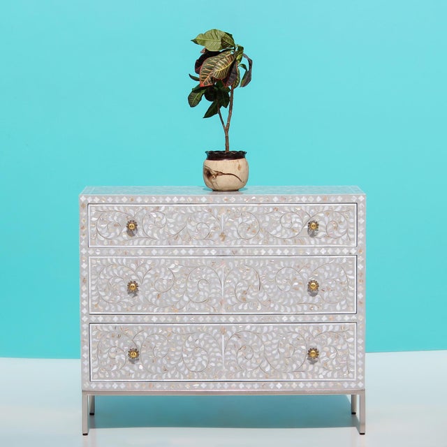 Arabesque Mother of Pearl Inlay Three-Drawer Dresser - Grey by House of Jaipur For Sale - Image 4 of 5