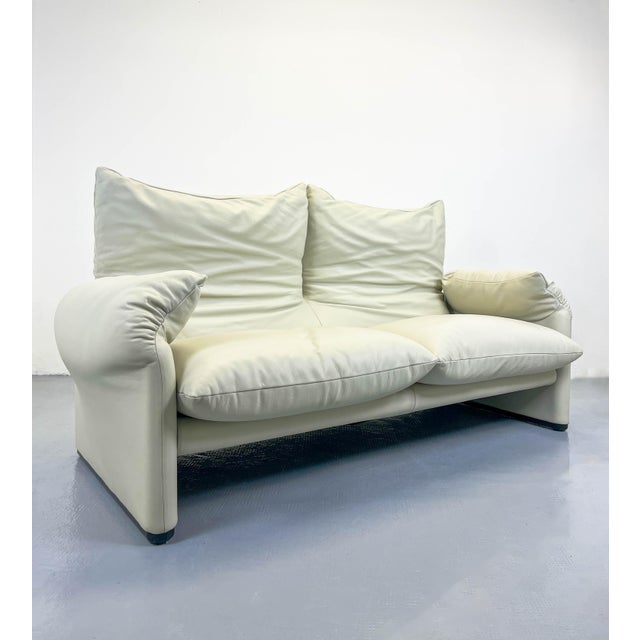 Maralunga Sofa by Vico Magistretti for Cassina, 2010s For Sale - Image 10 of 10