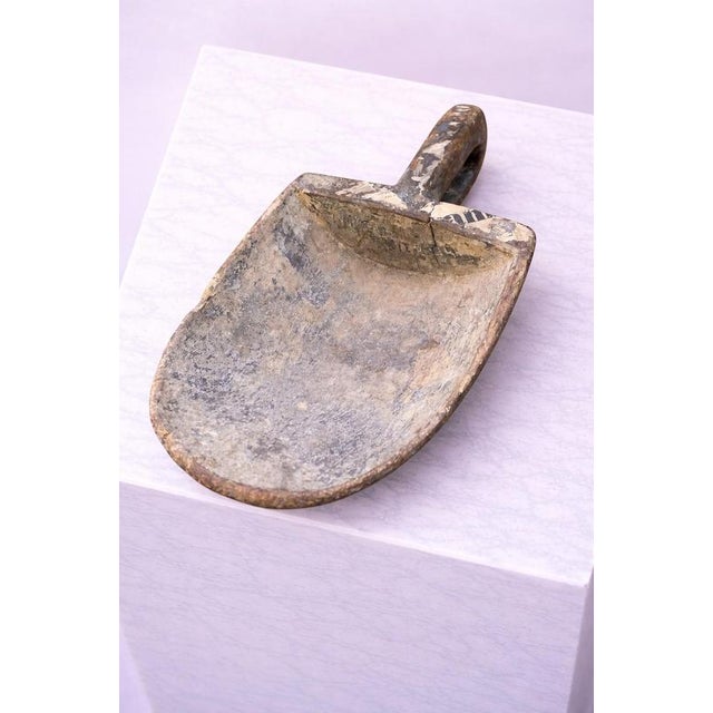Antique Swedish Folk Art Grain Scoop in Oak, 1850 For Sale - Image 4 of 9
