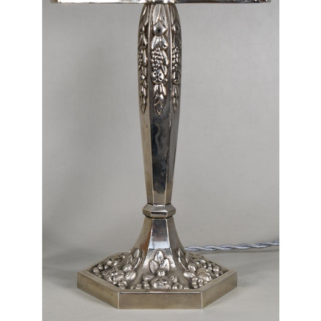 Metal Muller Freres 1930s French Art Deco Frosted Glass & Nickeled Bronze Table Lamp - A Pair For Sale - Image 7 of 10