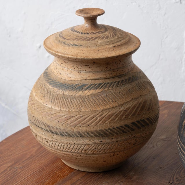1960s Charles Counts Pottery Lidded Jars - a Pair For Sale - Image 5 of 13