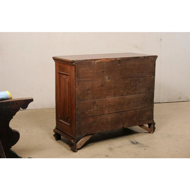 Wood 18th Century Italian Walnut Wood Cassettiera For Sale - Image 7 of 12