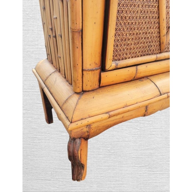 Mid 20th Century Vintage Bamboo Pagoda 3 Shelf Palm Beach Regency Style Boho Storage Cabinet For Sale - Image 5 of 10
