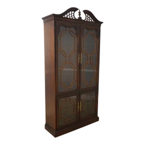Thomasville Chippendale Style Cherry Curio Display Cabinet